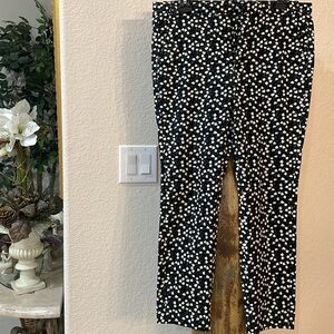Zara Basic Black & White Floral Trousers SZ 6 front zip & hook closure Like New